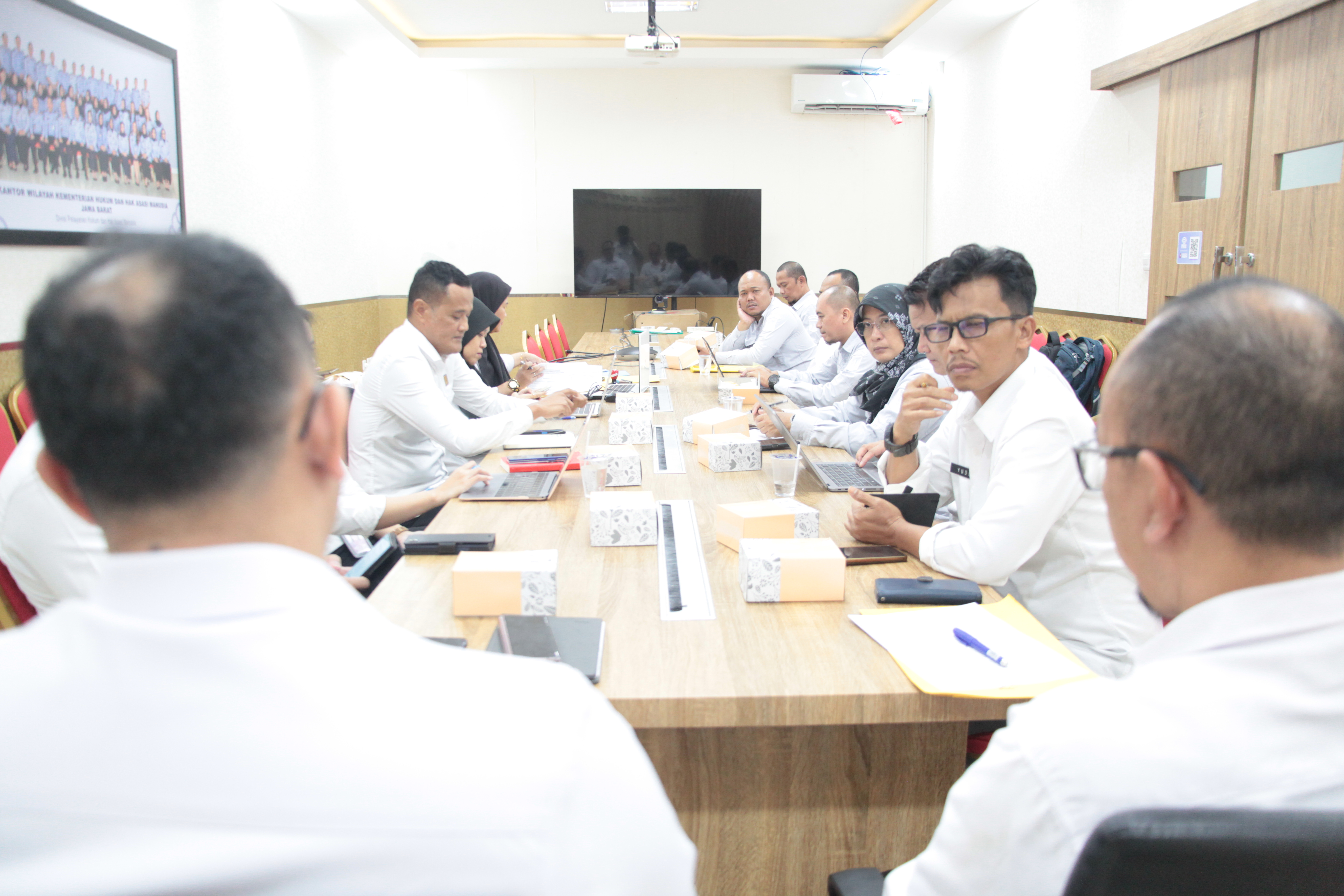 Harmonisasi Perda, Kemenkum Jabar Tekankan Pentingnya Penyesuaian Ketentuan Pidana Terbaru